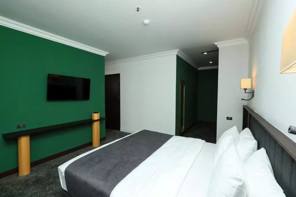 Pine Astoria Hotel